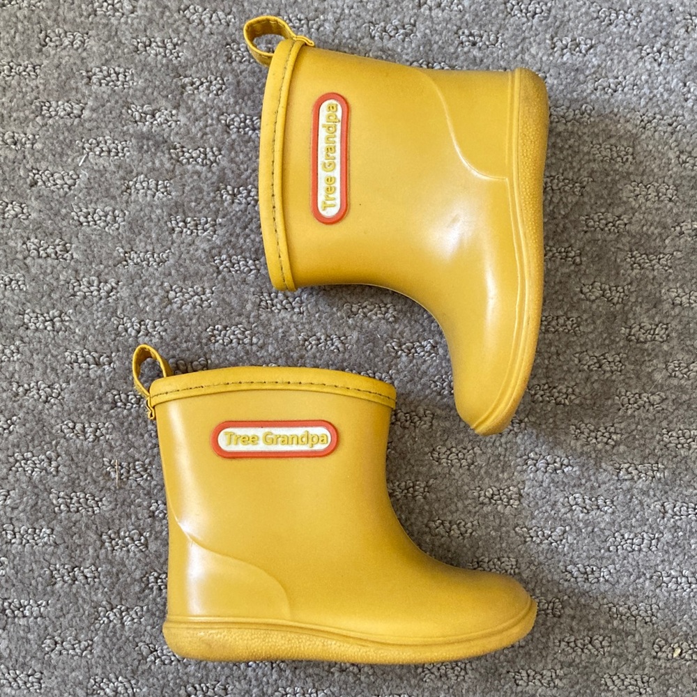 TREE GRANDPA yellow rain boots, Sz 13.